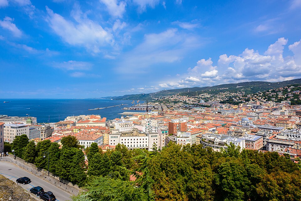 Costa de Trieste al atardecer